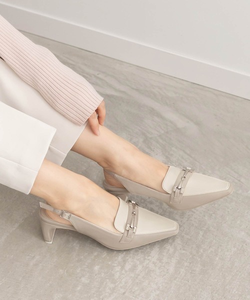 RANDA（ランダ）の「ローファーライクバックストラップパンプス（その他シューズ・レディース・ダークブラウン/ブラック/グレー・S/M/L/LL）」の2枚目の写真