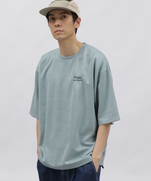 LAKOLE(ラコレ)の「ストレッチスエード刺繍T / 108769(Tシャツ/カットソー・メンズ・ライトグレー/ネイビー/イエロー/グリーン・MEDIUM/LARGE/X-LARGE)」の3枚目の写真