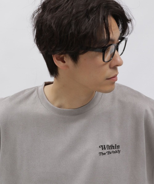 LAKOLE(ラコレ)の「ストレッチスエード刺繍T / 108769(Tシャツ/カットソー・メンズ・ライトグレー/ネイビー/イエロー/グリーン・MEDIUM/LARGE/X-LARGE)」の2枚目の写真