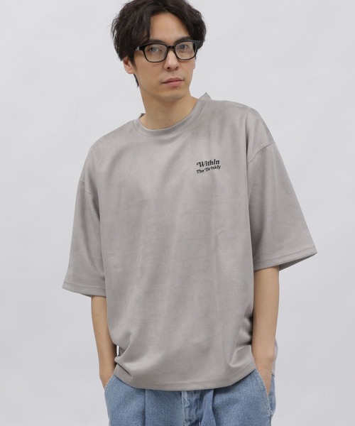 LAKOLE(ラコレ)の「ストレッチスエード刺繍T / 108769(Tシャツ/カットソー・メンズ・ライトグレー/ネイビー/イエロー/グリーン・MEDIUM/LARGE/X-LARGE)」の6枚目の写真