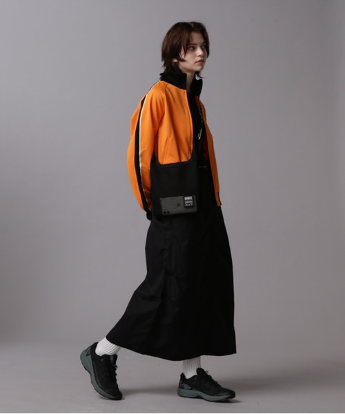 AVIREX(アヴィレックス)の「MESH 2WAY SHOULDER BAG/メッシュ2ウェイショルダーバッグ(ショルダーバッグ・レディース・ブラック/オレンジ/ブルー・FREE)」の5枚目の写真