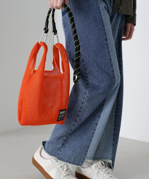 AVIREX(アヴィレックス)の「MESH 2WAY SHOULDER BAG/メッシュ2ウェイショルダーバッグ(ショルダーバッグ・レディース・ブラック/オレンジ/ブルー・FREE)」の18枚目の写真