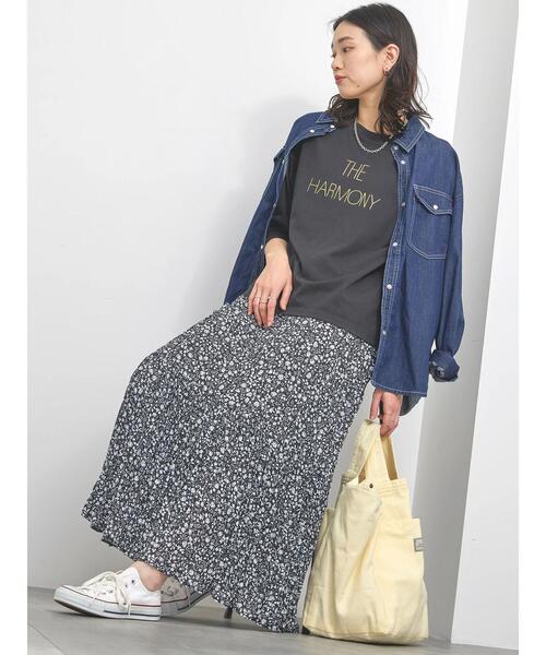 Samansa Mos2 blue（サマンサモスモスブルー）の「ラメロゴプリントロンT（Tシャツ/カットソー・レディース・グレー/オフホワイト/チャコールグレー・F）」の21枚目の写真