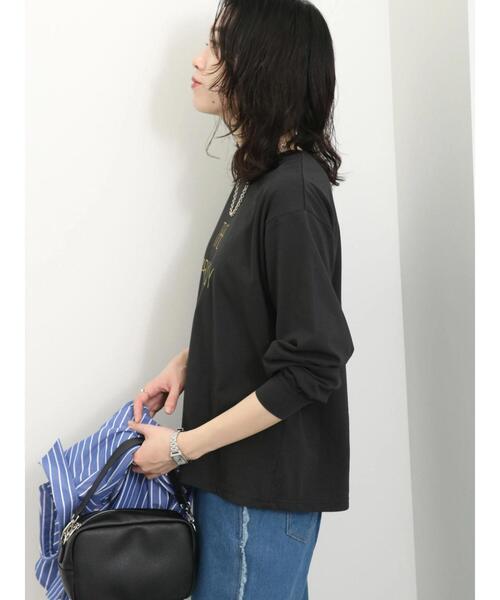 Samansa Mos2 blue（サマンサモスモスブルー）の「ラメロゴプリントロンT（Tシャツ/カットソー・レディース・グレー/オフホワイト/チャコールグレー・F）」の4枚目の写真