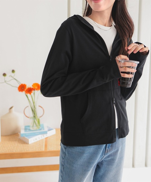 KOBE LETTUCE（コウベレタス）の「[ 超冷感 ] UVカット接触冷感ラッシュガードパーカートップス（パーカー・レディース・ブラック/グレー/ネイビー/グレイッシュベージュ・L/M/XL）」の5枚目の写真