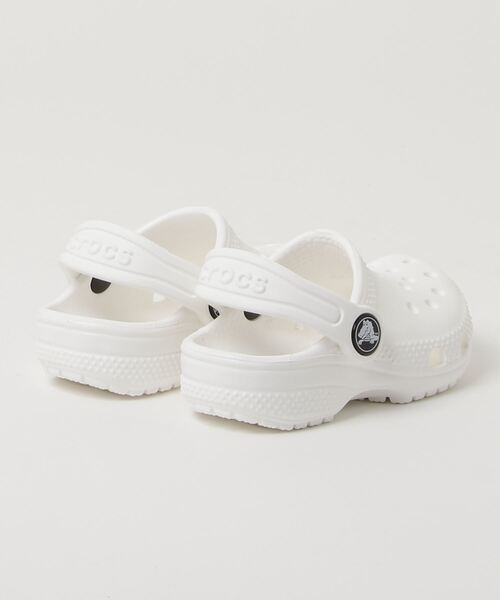 crocs（クロックス）の「CROCS/クロックス キッズ クロックス TODDLER CLASSIC CLOG 206990-100（サンダル・キッズ・ホワイト・17.5cm/14.0cm/15.0cm/15.5cm/16.5cm）」の3枚目の写真