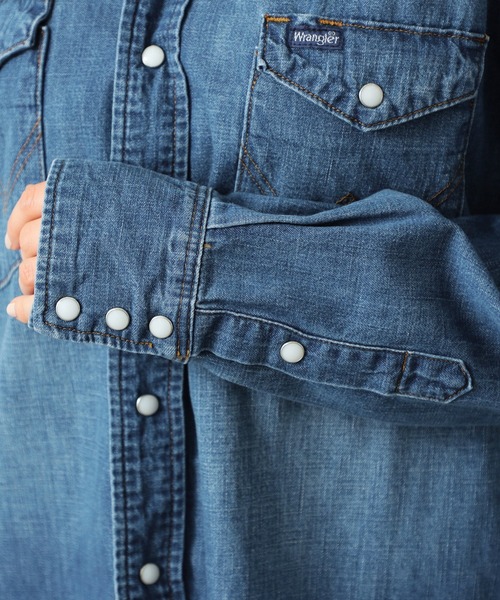 Lee（リー）の「Wrangler/ラングラー 127MW【ユニセックス】ウエスタンデニムシャツ（シャツ/ブラウス・メンズ・ブルー・LARGE/X-LARGE/MEDIUM/SMALL）」の11枚目の写真