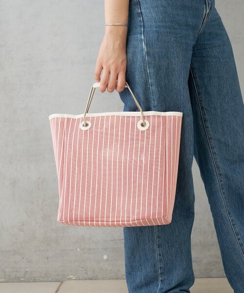 Actually（アクチュアリー）の「メッシュ×PVC ストライプスクエアトートバッグ（トートバッグ・レディース・ブルー/オレンジ・0）」の2枚目の写真