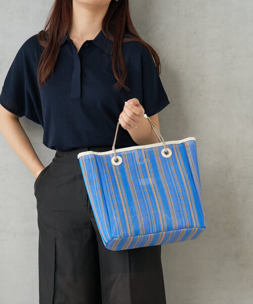 Actually（アクチュアリー）の「メッシュ×PVC ストライプスクエアトートバッグ（トートバッグ・レディース・ブルー/オレンジ・0）」の3枚目の写真