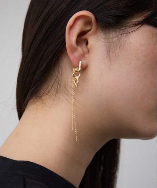 AZUL by moussy（アズールバイマウジー）の「スクエアチェーンピアス（ピアス（両耳用）・レディース・ゴールド系その他/シルバー・FREE）」の2枚目の写真