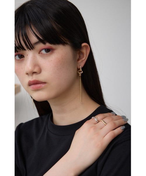 AZUL by moussy（アズールバイマウジー）の「スクエアチェーンピアス（ピアス（両耳用）・レディース・ゴールド系その他/シルバー・FREE）」の8枚目の写真