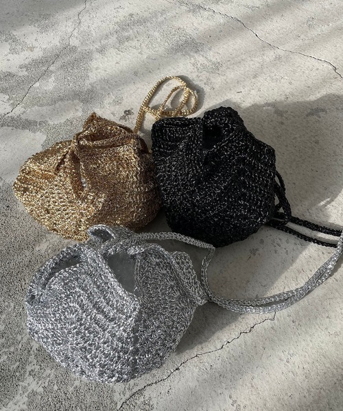 CAPRICIEUX LE'MAGE（カプリシューレマージュ）の「メタリック編み巾着バッグ（ショルダーバッグ・レディース・ゴールド/シルバー/ブラック・FREE）」の13枚目の写真