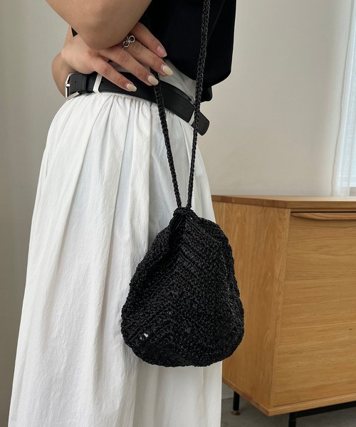 CAPRICIEUX LE'MAGE（カプリシューレマージュ）の「メタリック編み巾着バッグ（ショルダーバッグ・レディース・ゴールド/シルバー/ブラック・FREE）」の7枚目の写真