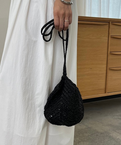 CAPRICIEUX LE'MAGE（カプリシューレマージュ）の「メタリック編み巾着バッグ（ショルダーバッグ・レディース・ゴールド/シルバー/ブラック・FREE）」の6枚目の写真