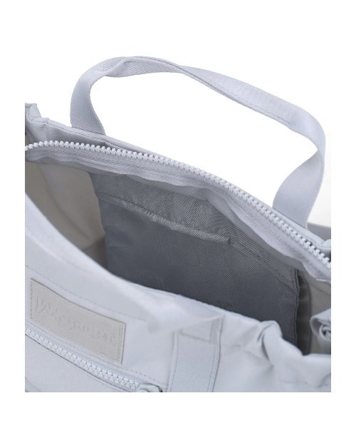 JANSPORT(ジャンスポーツ)の「JANSPORT EVERYDAY MINI TOTE(ジャンスポーツ エブリデイ ミニトート)(トートバッグ・メンズ・ブラック/グリーン系/グレー系・FREE)」の15枚目の写真