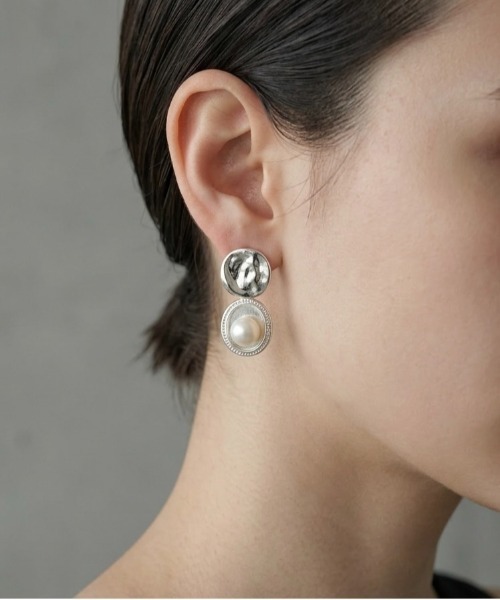 Burner(バーナー)の「【CHI SELECT】パールモチーフ ピアス chi-pierce-00513 U【GBT】(ピアス(両耳用)・レディース・ゴールド/シルバー・FREE)」の2枚目の写真