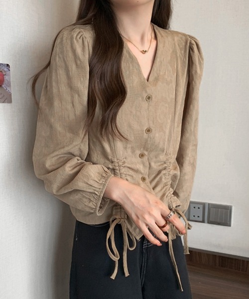 Dewlily(デューリリー)の「ドロストブラウス(シャツ/ブラウス・レディース・ベージュ/ホワイト/ブラック・L/M)」の1枚目の写真