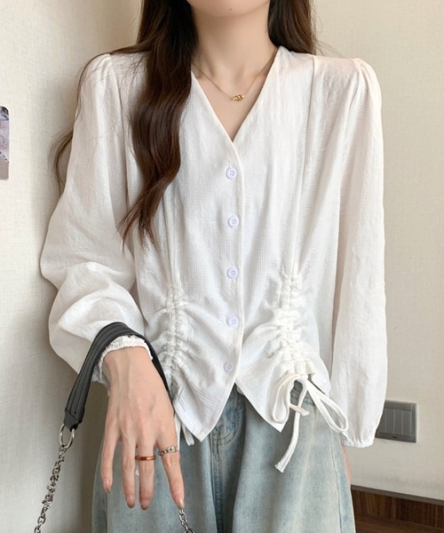 Dewlily(デューリリー)の「ドロストブラウス(シャツ/ブラウス・レディース・ベージュ/ホワイト/ブラック・L/M)」の2枚目の写真