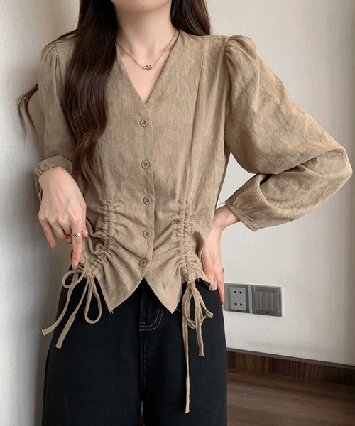 Dewlily(デューリリー)の「ドロストブラウス(シャツ/ブラウス・レディース・ベージュ/ホワイト/ブラック・L/M)」の4枚目の写真