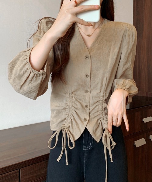 Dewlily(デューリリー)の「ドロストブラウス(シャツ/ブラウス・レディース・ベージュ/ホワイト/ブラック・L/M)」の7枚目の写真
