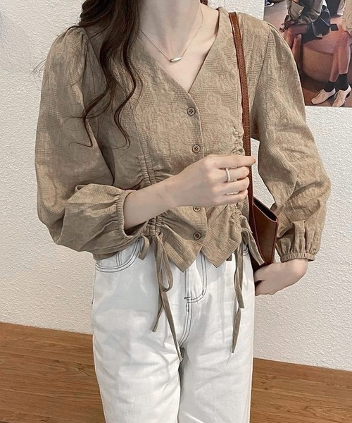 Dewlily(デューリリー)の「ドロストブラウス(シャツ/ブラウス・レディース・ベージュ/ホワイト/ブラック・L/M)」の13枚目の写真