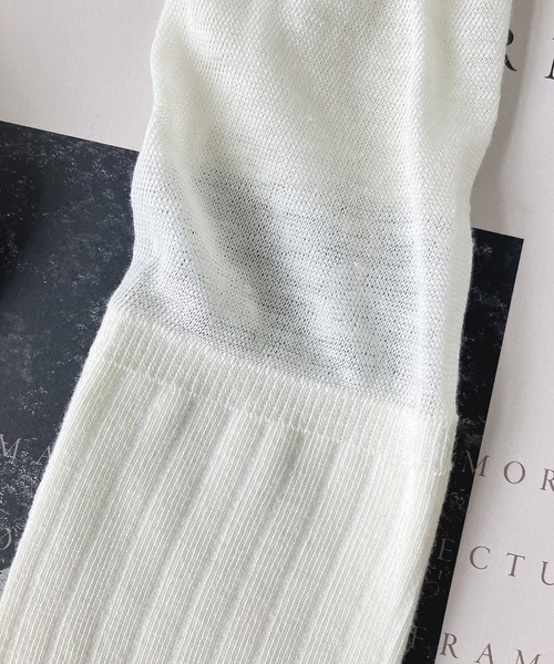 AS KNOW AS plus(アズノゥアズプラス)の「シアー切り替えニーハイソックス 【ZOZOTOWN限定アイテム】(ソックス/靴下・レディース・アイボリー/ブラック・FREE)」の5枚目の写真