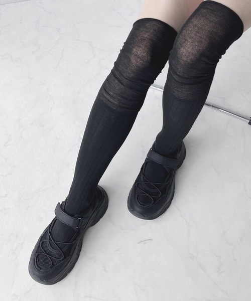 AS KNOW AS plus(アズノゥアズプラス)の「シアー切り替えニーハイソックス 【ZOZOTOWN限定アイテム】(ソックス/靴下・レディース・アイボリー/ブラック・FREE)」の6枚目の写真