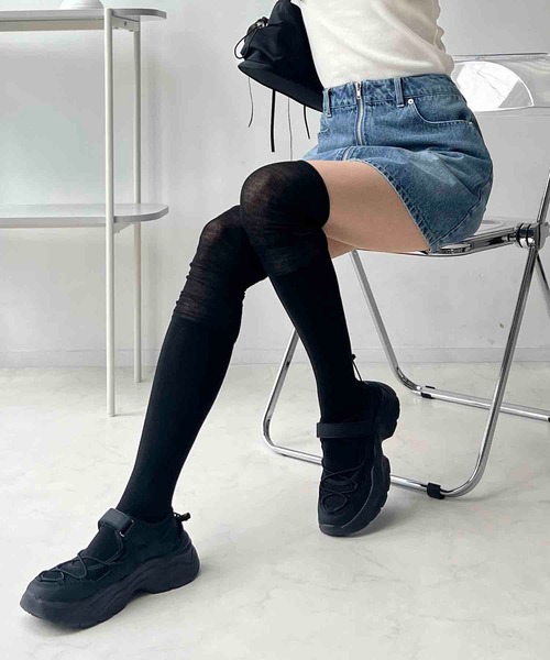 AS KNOW AS plus(アズノゥアズプラス)の「シアー切り替えニーハイソックス 【ZOZOTOWN限定アイテム】(ソックス/靴下・レディース・アイボリー/ブラック・FREE)」の11枚目の写真