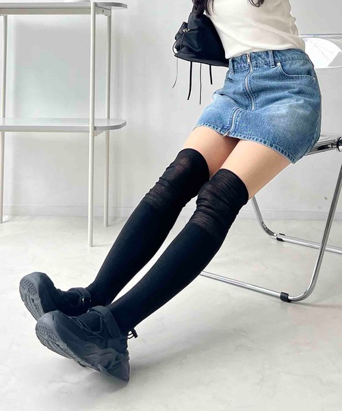 AS KNOW AS plus(アズノゥアズプラス)の「シアー切り替えニーハイソックス 【ZOZOTOWN限定アイテム】(ソックス/靴下・レディース・アイボリー/ブラック・FREE)」の12枚目の写真