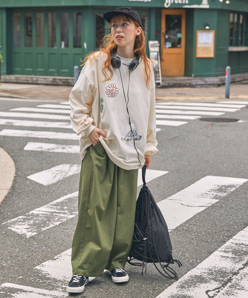 MONO-MART LADY'S（モノマートレディース）の「配色 落書き刺繍  オーバーサイズ長袖Tシャツ（Tシャツ/カットソー・レディース・アイボリー/オートミール/スミクロ/ネイビー・FREE）」の6枚目の写真