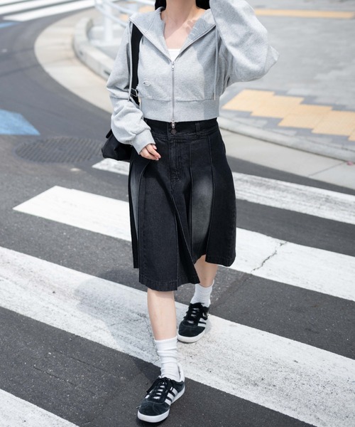 WEGO（ウィゴー）の「WEGO/ヴィンテージウォッシュデニムプリーツミドルスカート（デニムスカート・レディース・ブルー系1/ブラック・FREE）」の9枚目の写真