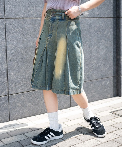 WEGO（ウィゴー）の「WEGO/ヴィンテージウォッシュデニムプリーツミドルスカート（デニムスカート・レディース・ブルー系1/ブラック・FREE）」の11枚目の写真