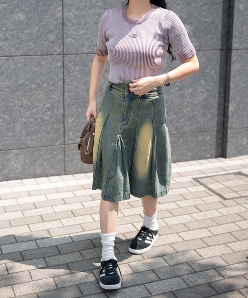 WEGO（ウィゴー）の「WEGO/ヴィンテージウォッシュデニムプリーツミドルスカート（デニムスカート・レディース・ブルー系1/ブラック・FREE）」の14枚目の写真