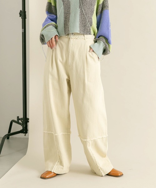 KBF（ケイビーエフ）の「『2サイズ展開』フリンジストレートパンツ（その他パンツ・レディース・カーキ/アイボリー・38/36）」の2枚目の写真