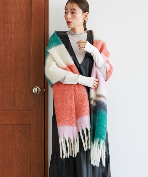 LAKOLE（ラコレ）の「ブークレーボーダーマフラー / 138790（マフラー・レディース・オフホワイト/イエロー/オレンジ・FREE）」の3枚目の写真