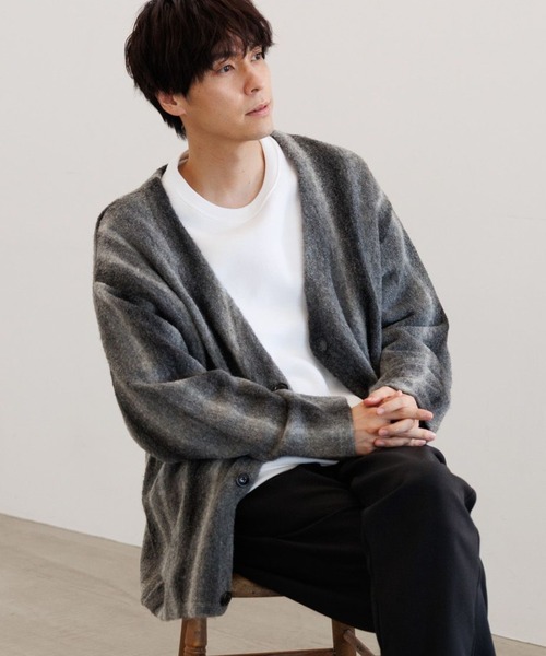 LAKOLE(ラコレ)の「グラデストライプカーディガン/146463(カーディガン/ボレロ・メンズ・ブラウン/ブルー/ブラック/グレー/パープル・MEDIUM/LARGE/X-LARGE)」の2枚目の写真