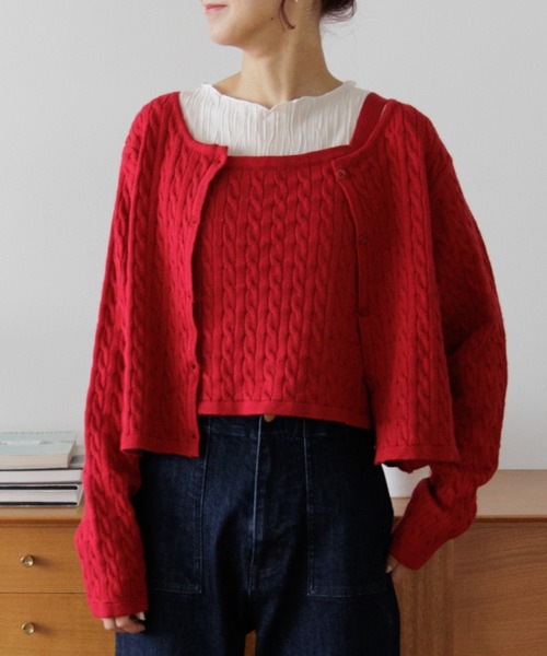 flower（フラワー）の「ケーブルアンサンブルニット（ニット/セーター・レディース・レッド/アイボリー・FREE）」の2枚目の写真