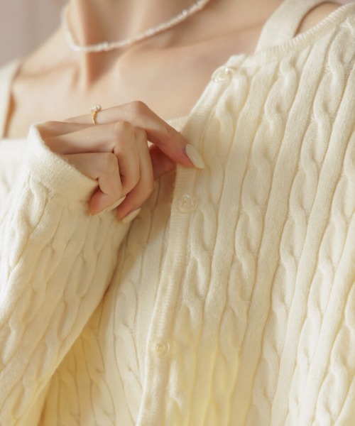 flower（フラワー）の「ケーブルアンサンブルニット（ニット/セーター・レディース・レッド/アイボリー・FREE）」の9枚目の写真