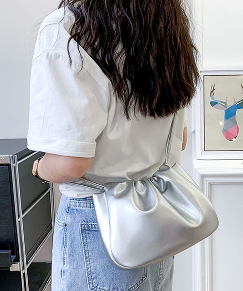 florist（フローリスト）の「軽量 レザーライクギャザーミニショルダーバッグ（ショルダーバッグ・レディース・ブラック/ライトイエロー/ライトブラウン/シルバー/ホワイト・FREE）」の6枚目の写真