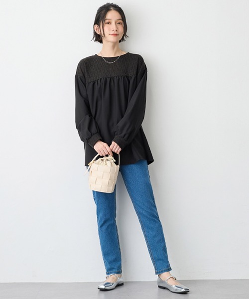 Viola e Viola(ヴィオラエヴィオラ)の「アゼ編み風裏起毛 異素材切替プルオーバー(Tシャツ/カットソー・レディース・チャコール/ブルー・3L/LL/L/M)」の21枚目の写真