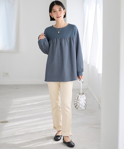 Viola e Viola(ヴィオラエヴィオラ)の「アゼ編み風裏起毛 異素材切替プルオーバー(Tシャツ/カットソー・レディース・チャコール/ブルー・3L/LL/L/M)」の5枚目の写真