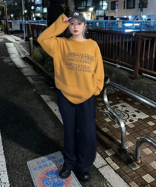 NUNIFE(ユニフィー)の「【UNISEX】《さやべびコラボ》フェザーモールロゴプルオーバー(ニット/セーター・レディース・マスタード/グリーン/ネイビー/ライトグレー・FREE)」の9枚目の写真
