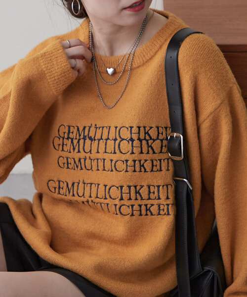 NUNIFE(ユニフィー)の「【UNISEX】《さやべびコラボ》フェザーモールロゴプルオーバー(ニット/セーター・レディース・マスタード/グリーン/ネイビー/ライトグレー・FREE)」の11枚目の写真