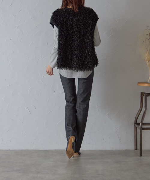 each（イーチ）の「ロングシャギークロップドタンクベスト（ベスト・レディース・アイボリー/ブラック/グレー・FREE）」の11枚目の写真