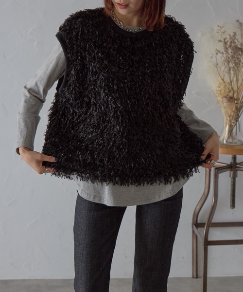 each（イーチ）の「ロングシャギークロップドタンクベスト（ベスト・レディース・アイボリー/ブラック/グレー・FREE）」の4枚目の写真