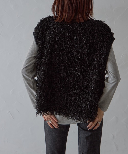 each（イーチ）の「ロングシャギークロップドタンクベスト（ベスト・レディース・アイボリー/ブラック/グレー・FREE）」の5枚目の写真