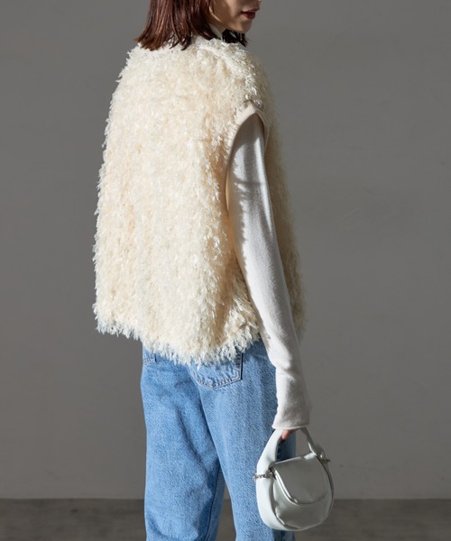 each（イーチ）の「ロングシャギークロップドタンクベスト（ベスト・レディース・アイボリー/ブラック/グレー・FREE）」の17枚目の写真