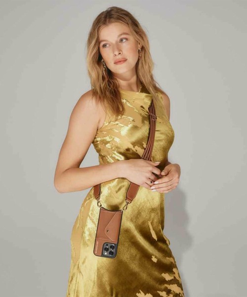 BANDOLIER（バンドリヤー）の「BANDOLIER / SADIE SIDE SLOT iPhone 15 ケース（その他小物・レディース・ライトブラウン・FREE）」の6枚目の写真