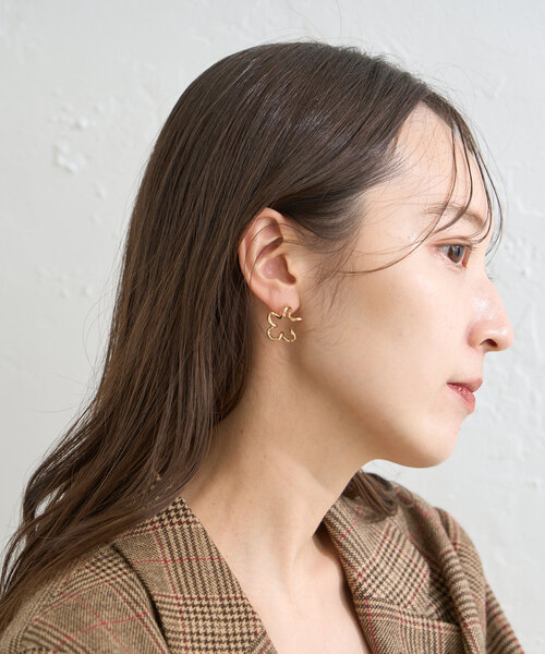 Kastane（カスタネ）の「*【fiw.】フラワーモチーフピアス（ピアス（両耳用）・レディース・ゴールド/シルバー・FREE）」の4枚目の写真