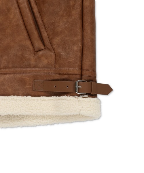 SPINNS（スピンズ）の「美シルエット 裏ボア合皮ムートンジャケット（ムートンコート・レディース・ブラウン/ブラック・ONESIZE）」の4枚目の写真